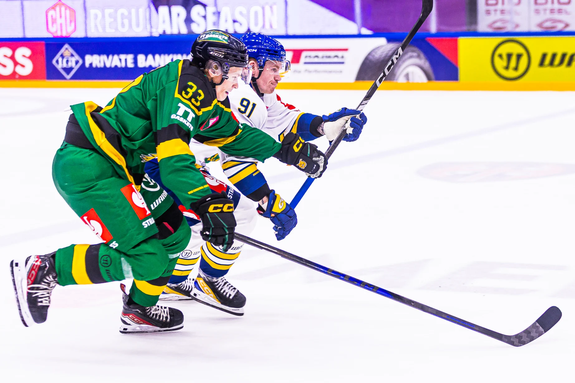 Queenie @queenie1601 0 0 6 @Queenie1601 Hump me Queenie.