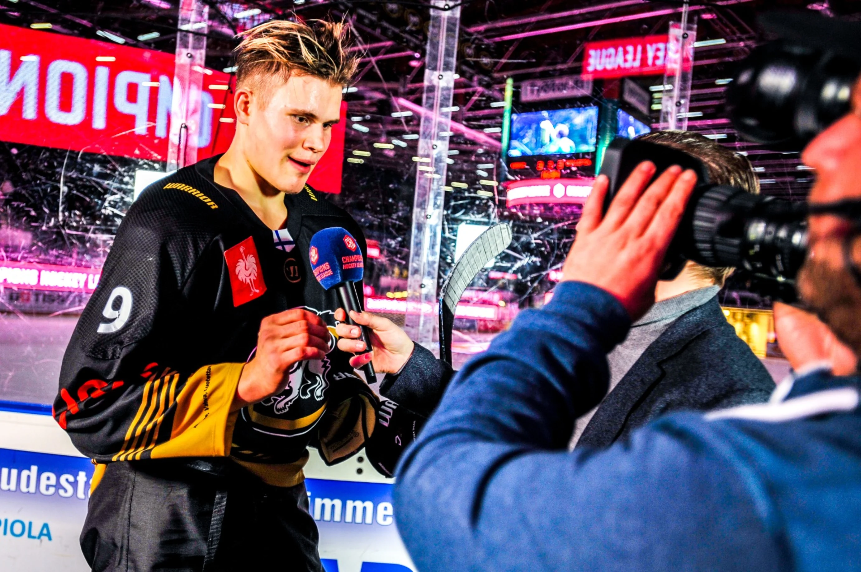 Fanion Hockey Sur Glace Kärpät Oulo – Wimpel Finlande – Occasion